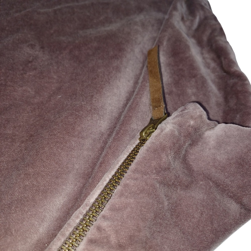 Pottery Barn Velvet Pillow Cover 20x20 Mauve Purple Modern Glam Plush Luxury - Picture 2 of 4